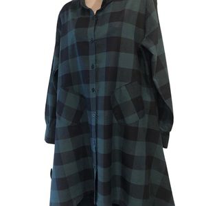 Women’s Long Sleeve Asymmetrical Hem Shirt Dress Green Plaid Size XL.